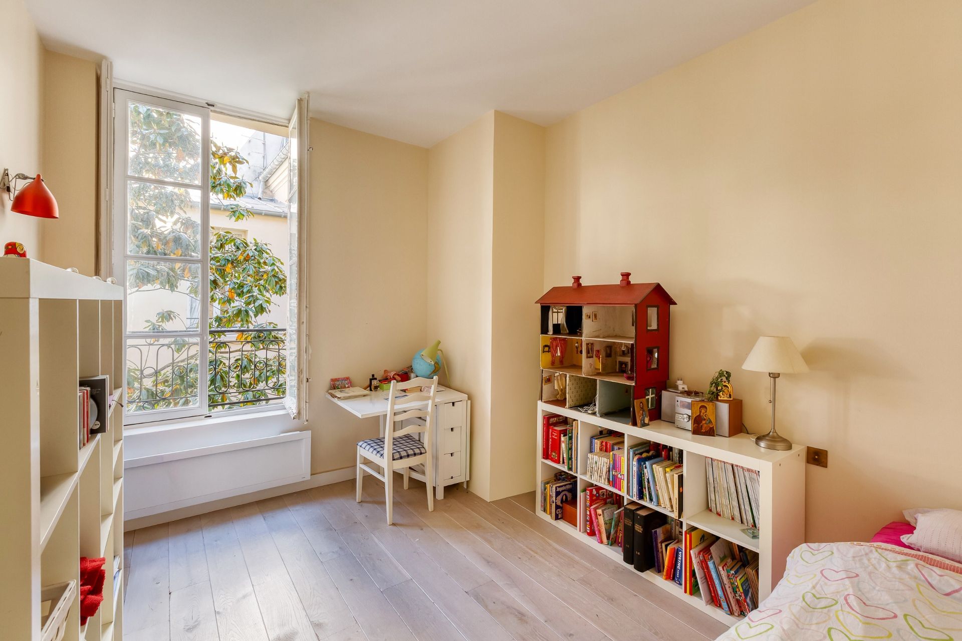 luxury apartment 6 Rooms for sale on PARIS (75006)