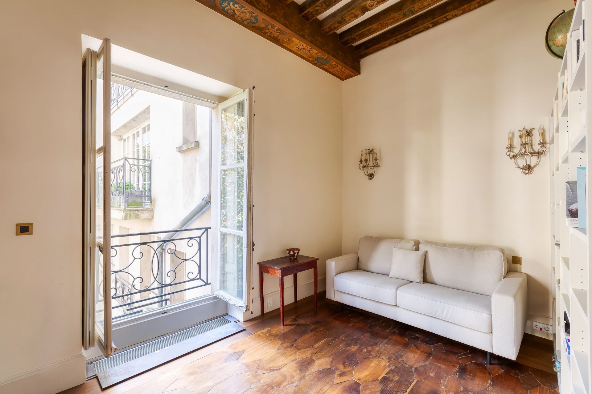 luxury apartment 6 Rooms for sale on PARIS (75006)
