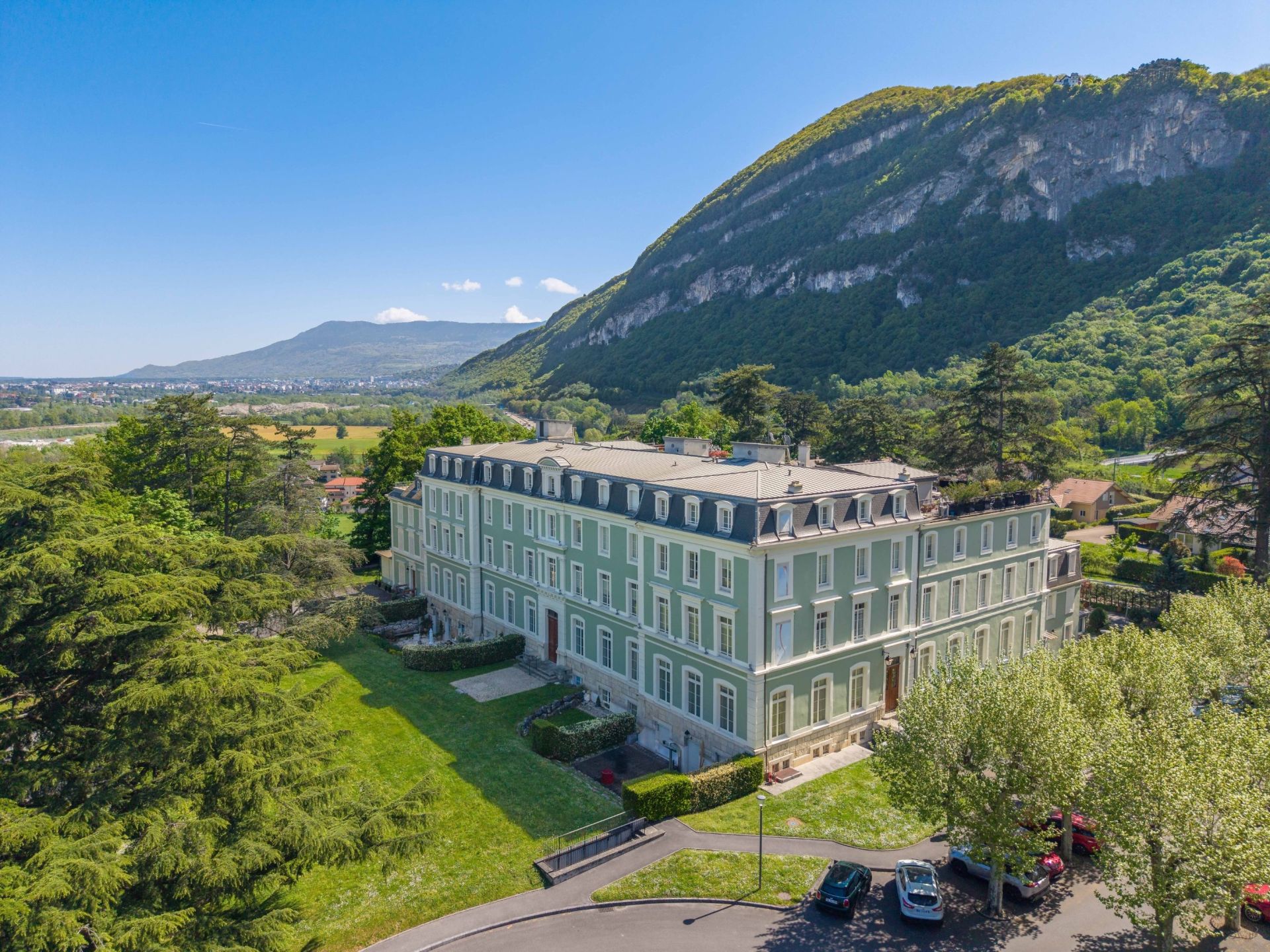 luxury apartment 4 Rooms for sale on ETREMBIERES (74100)