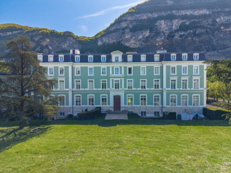 luxury apartment 4 Rooms for sale on ETREMBIERES (74100)