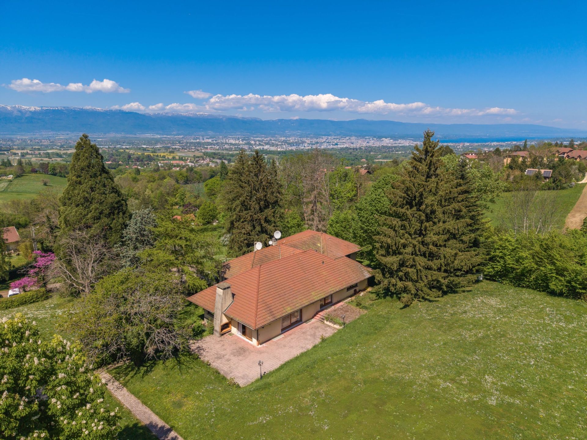 luxury house 13 Rooms for sale on ARCHAMPS (74160)