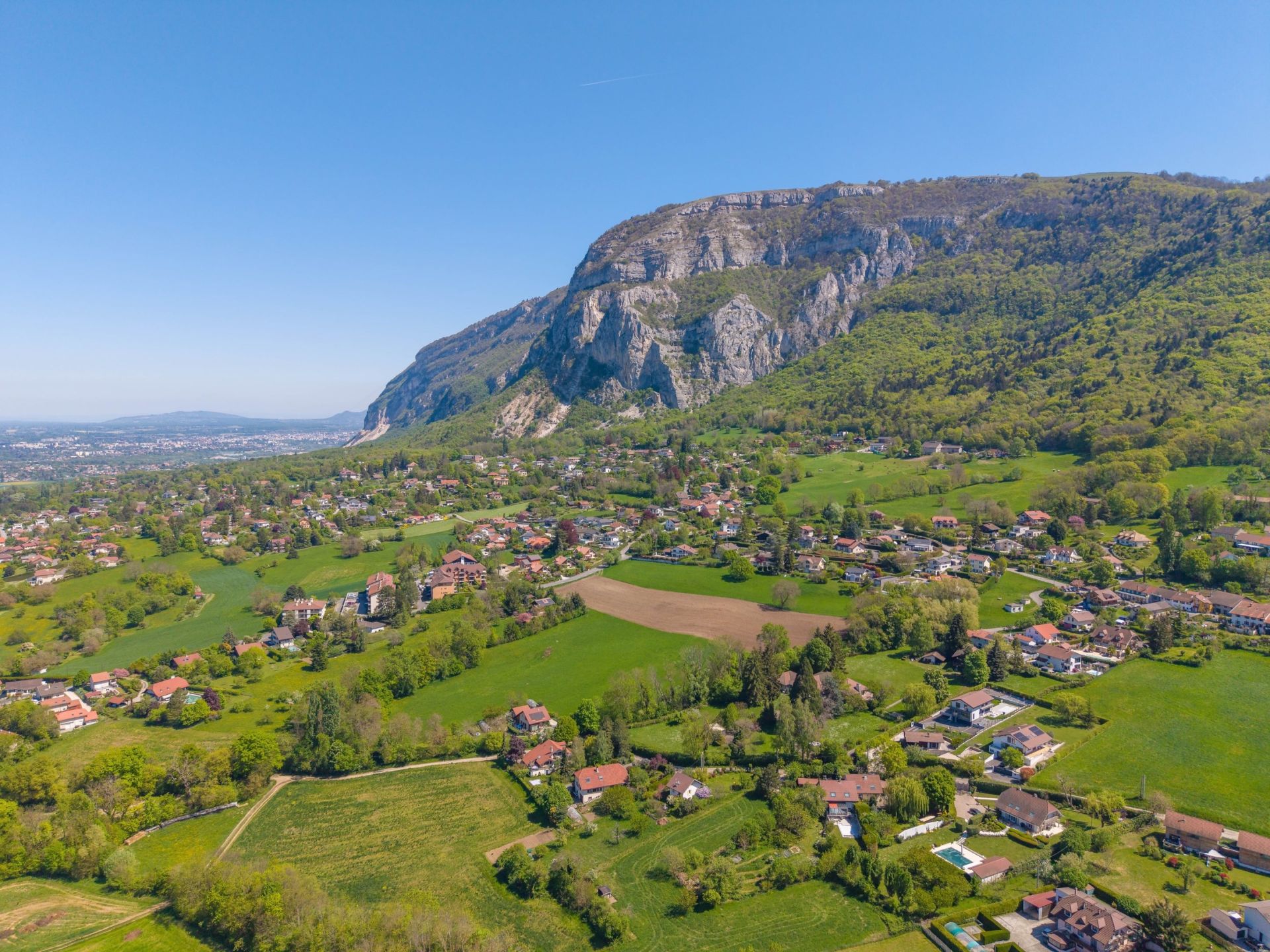 luxury house 13 Rooms for sale on ARCHAMPS (74160)