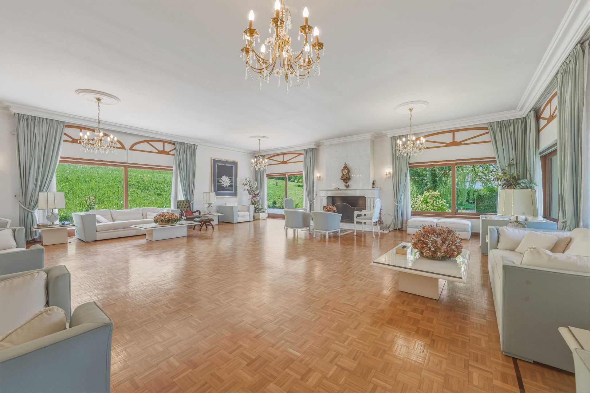 luxury house 13 Rooms for sale on ARCHAMPS (74160)