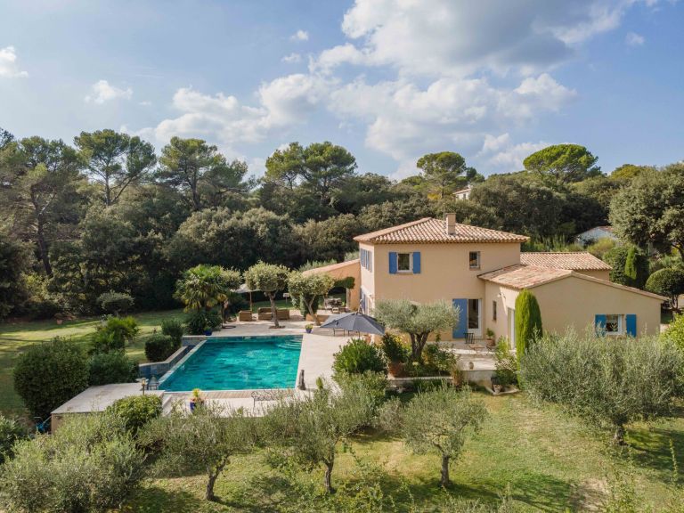 luxury house 7 Rooms for sale on ST MARC JAUMEGARDE (13100)