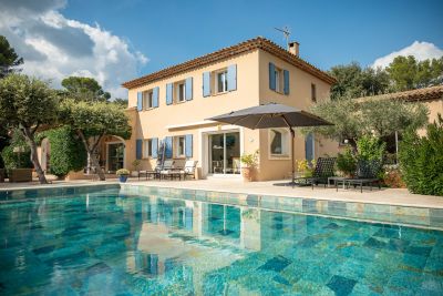 Sale Luxury house Saint-Marc-Jaumegarde 7&nbsp;Rooms 220&nbsp;m²