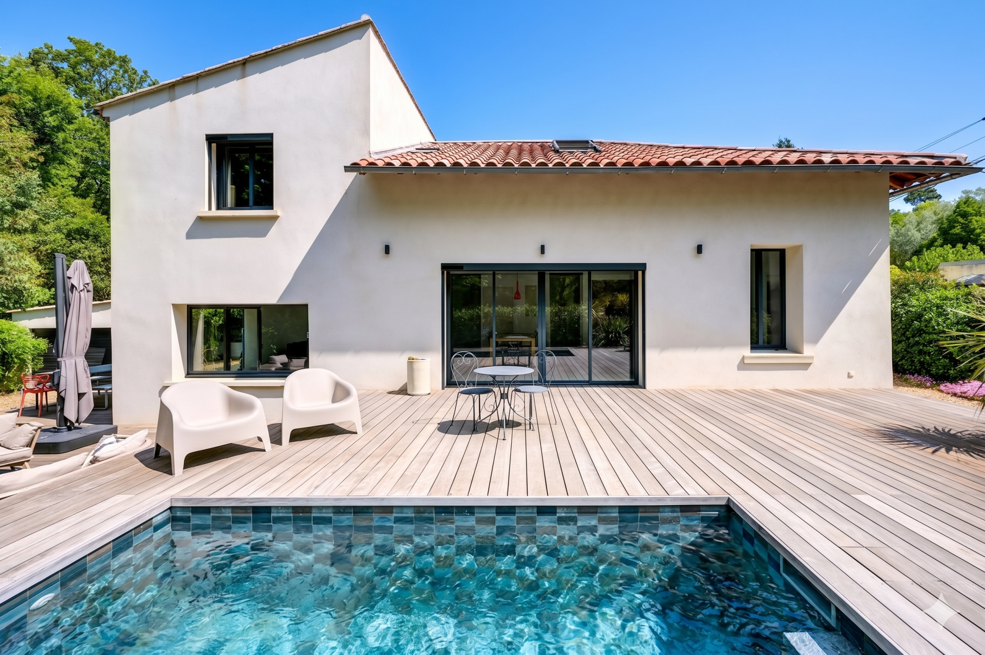 luxury house 6 Rooms for sale on AIX EN PROVENCE (13100)