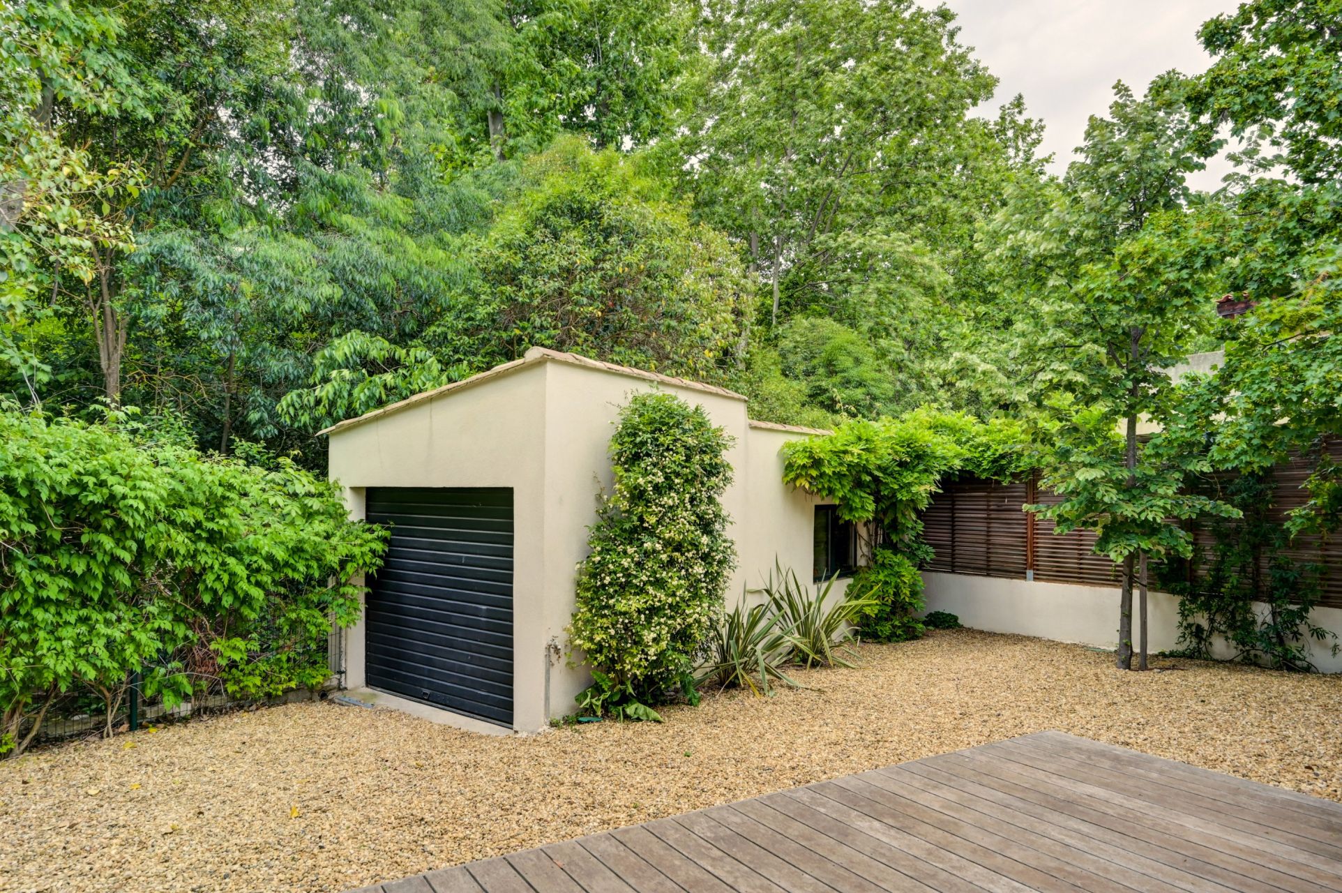 luxury house 6 Rooms for sale on AIX EN PROVENCE (13100)