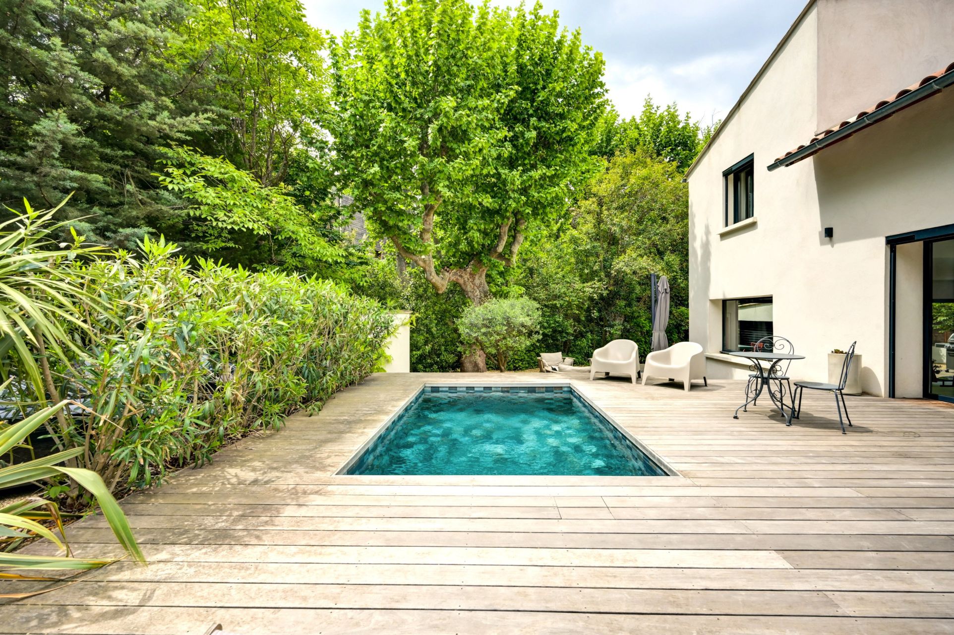 luxury house 6 Rooms for sale on AIX EN PROVENCE (13100)