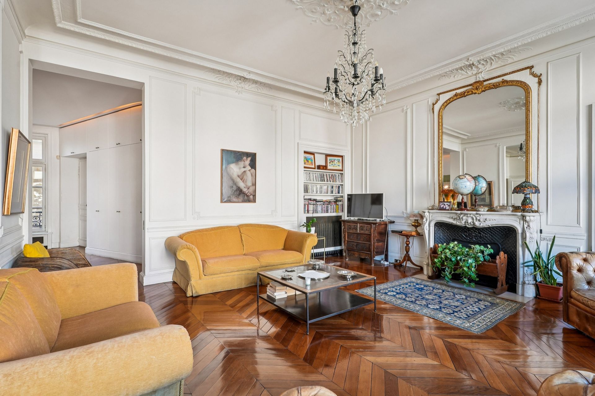luxury apartment 5 Rooms for sale on PARIS (75008)