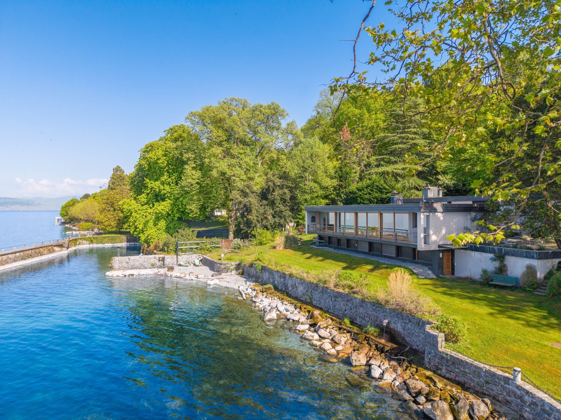 luxury house 14 Rooms for sale on AMPHION LES BAINS (74500)