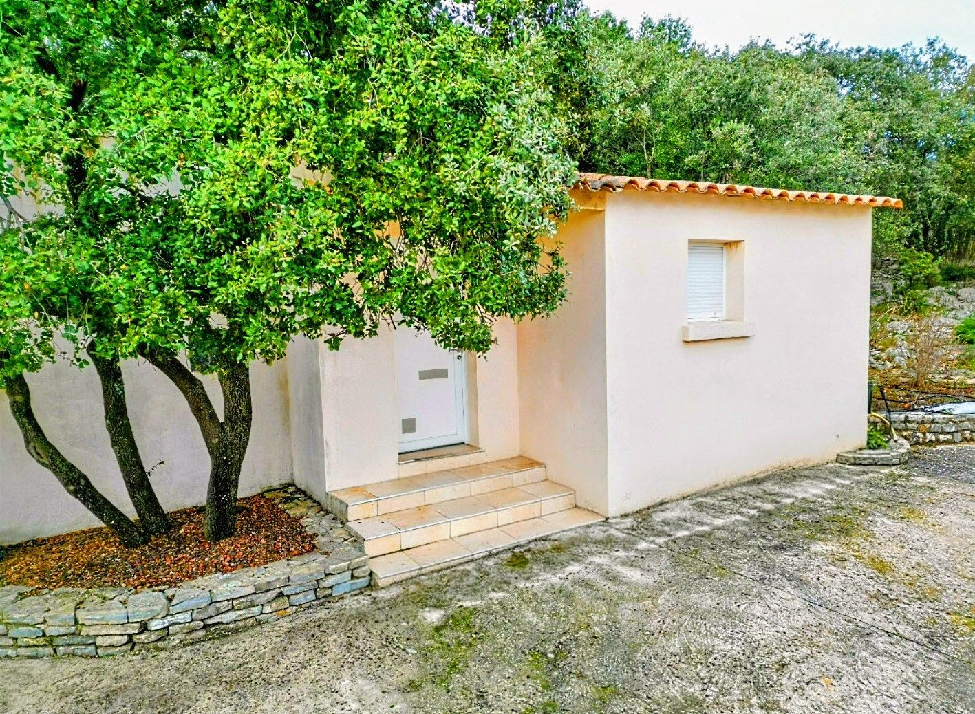 luxury house 5 Rooms for sale on ST MARTIN DE LONDRES (34380)