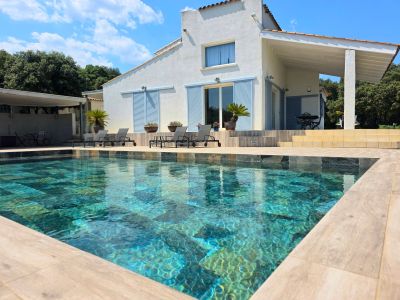 Sale Luxury house Saint-Martin-de-Londres 5&nbsp;Rooms 210&nbsp;m²