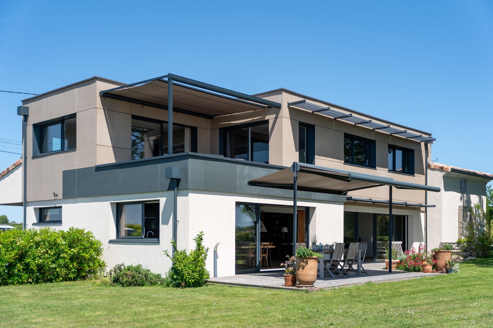 luxury house 6 Rooms for sale on FLOIRAC (17120)