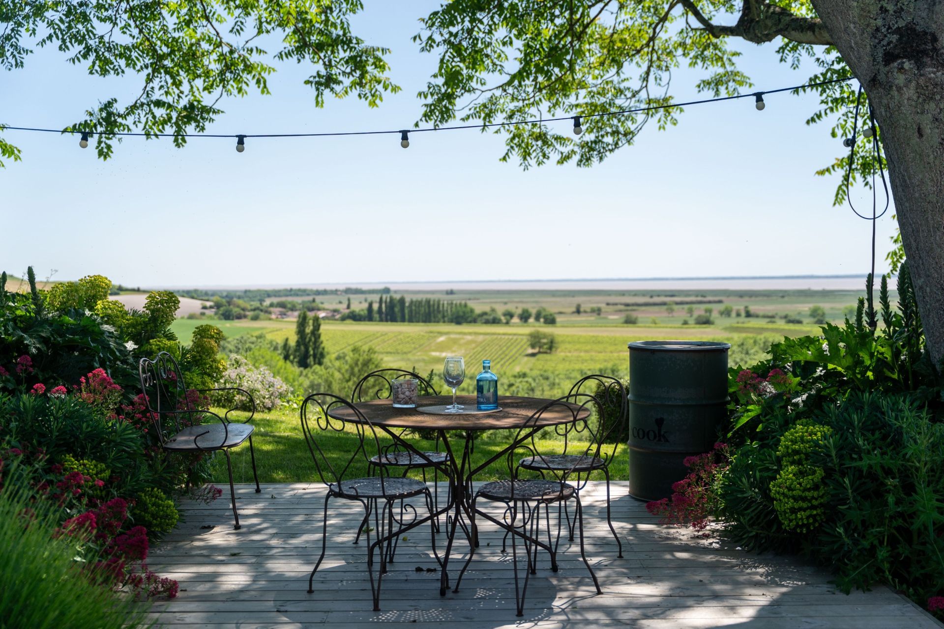 luxury house 6 Rooms for sale on FLOIRAC (17120)