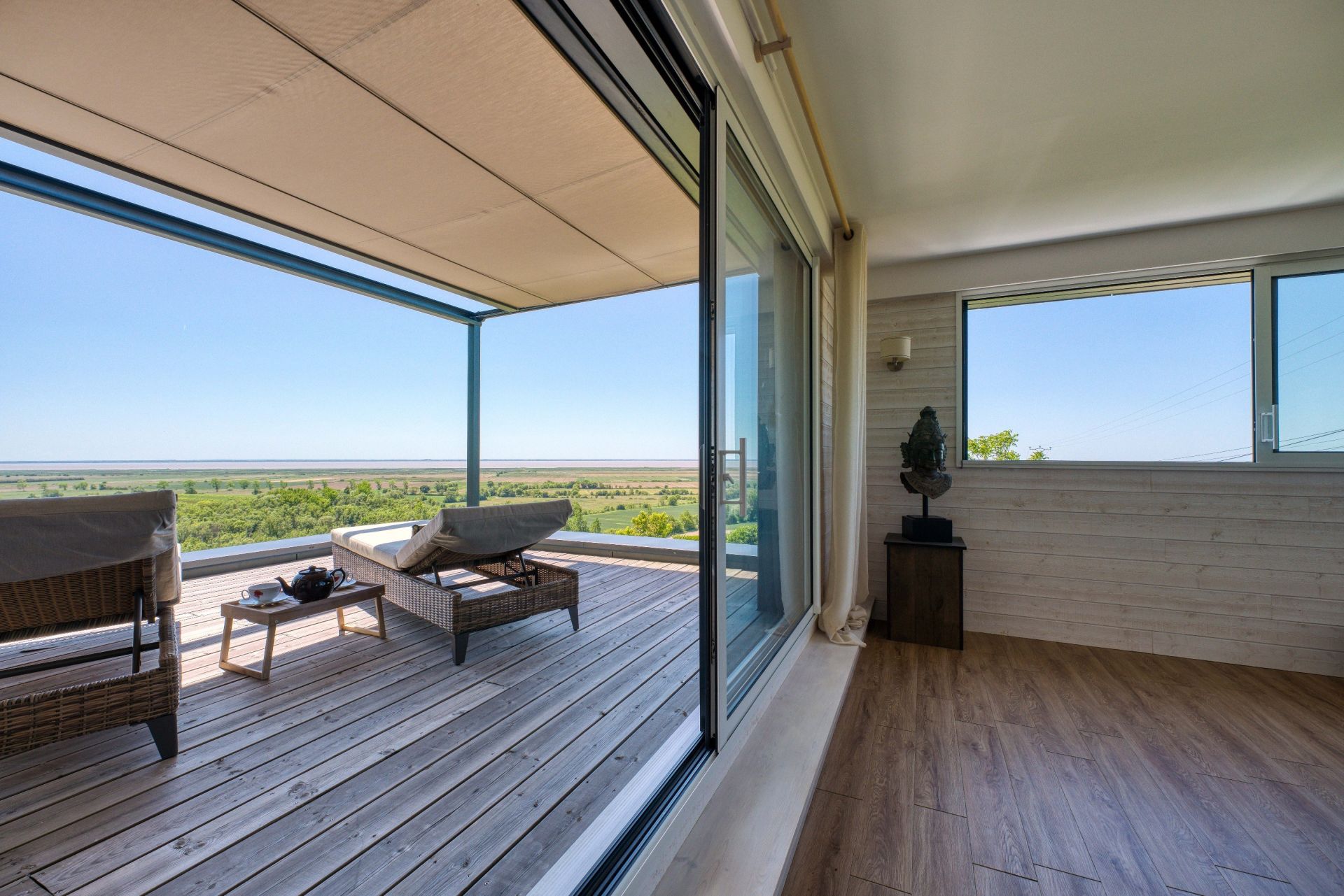 luxury house 6 Rooms for sale on FLOIRAC (17120)