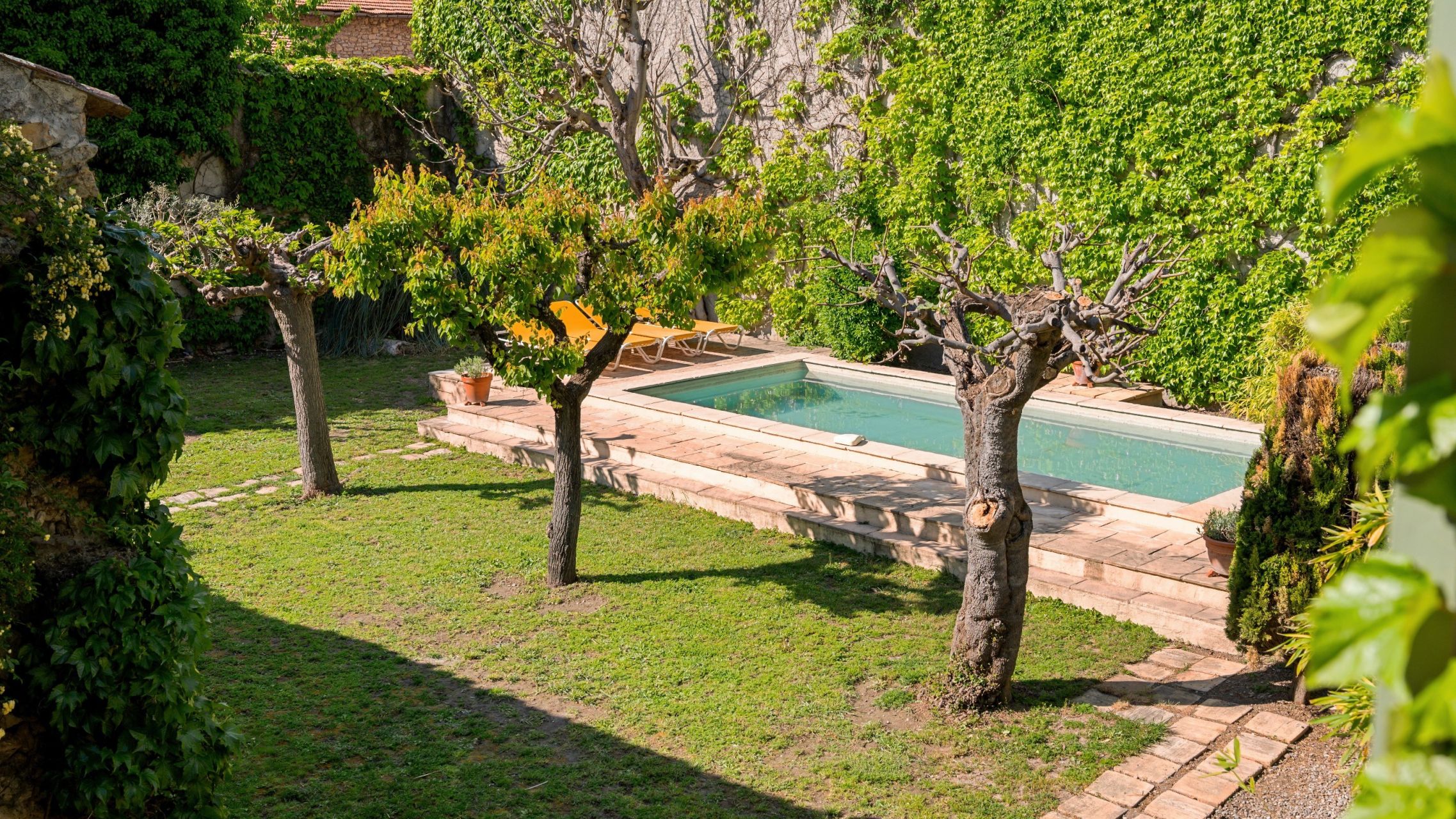 luxury provencale house 10 Rooms for sale on VARAGES (83670)