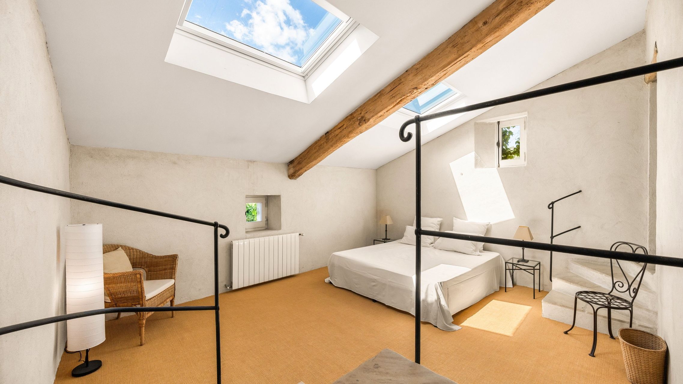 luxury provencale house 10 Rooms for sale on VARAGES (83670)
