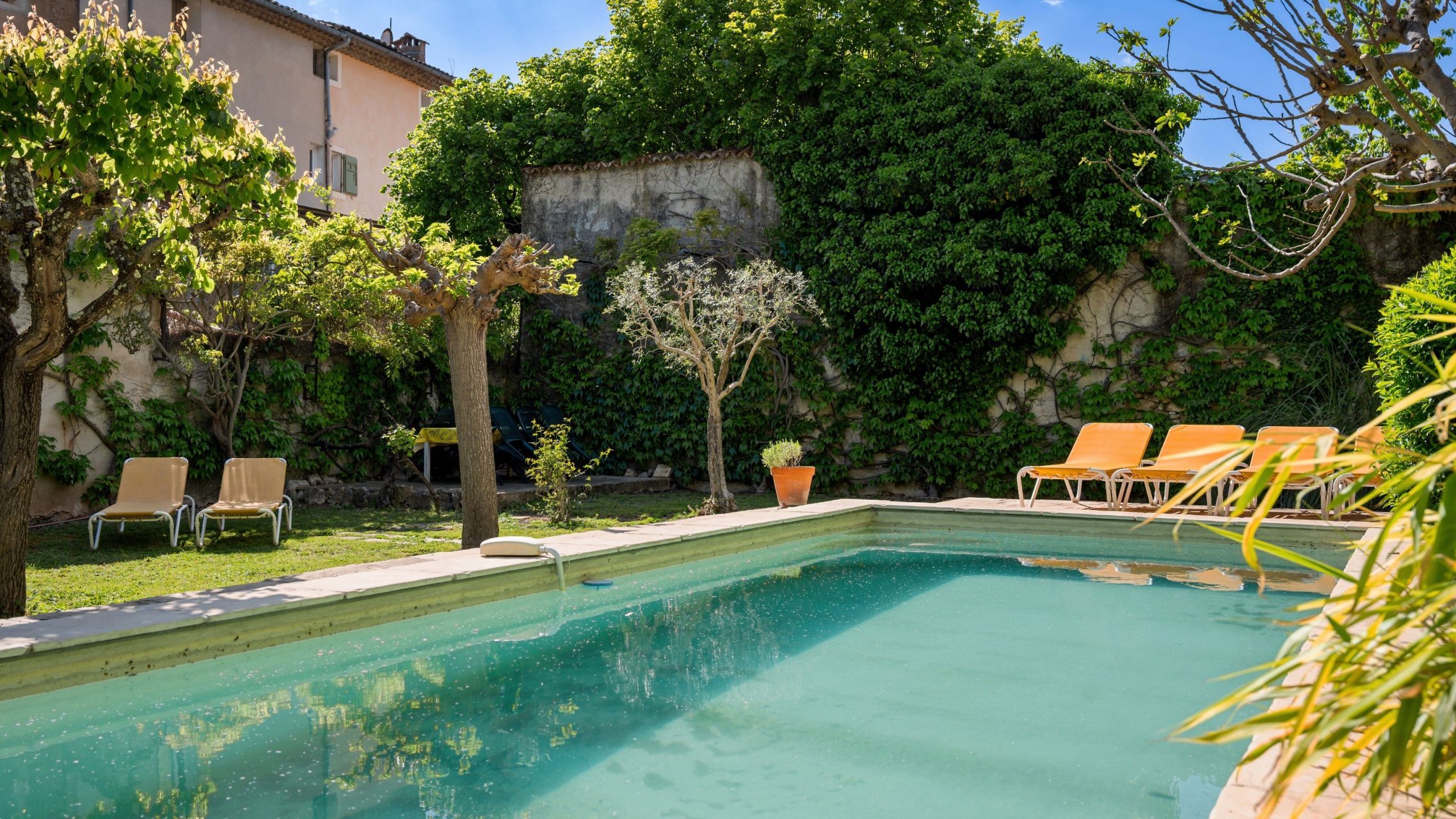 luxury provencale house 10 Rooms for sale on VARAGES (83670)