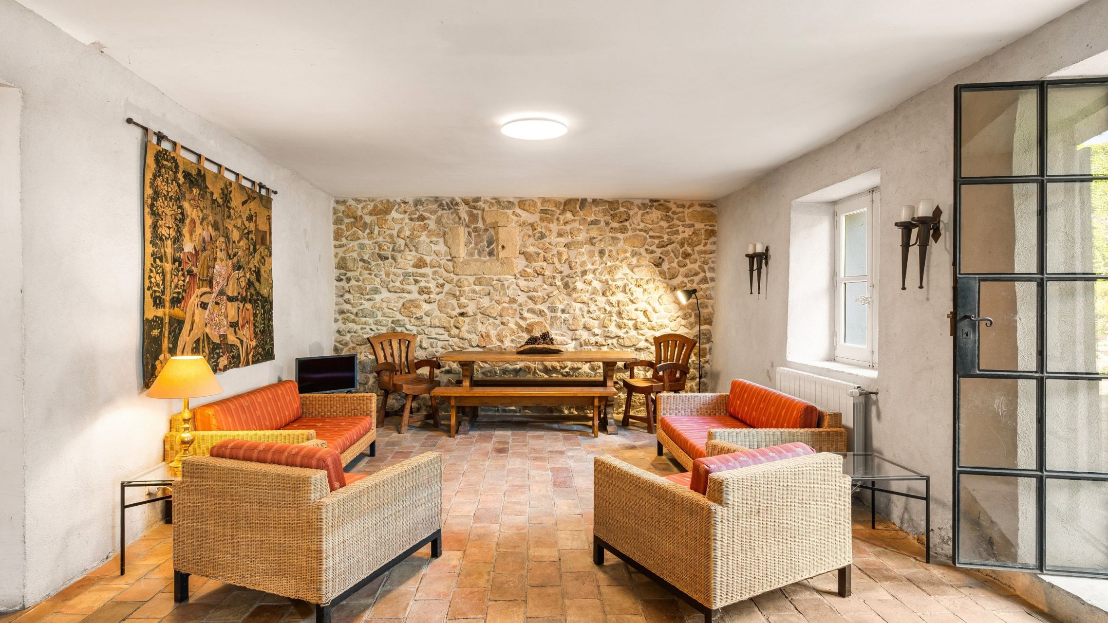 luxury provencale house 10 Rooms for sale on VARAGES (83670)