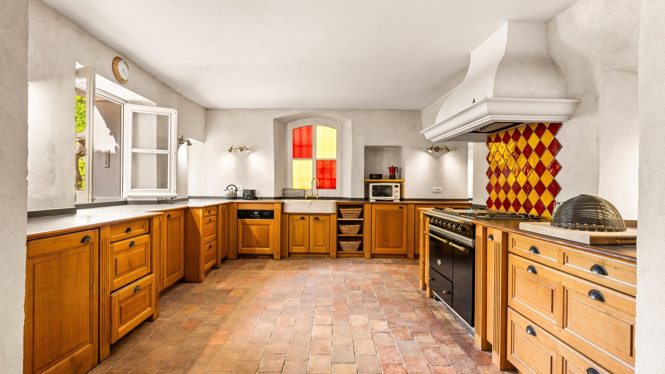 luxury provencale house 10 Rooms for sale on VARAGES (83670)