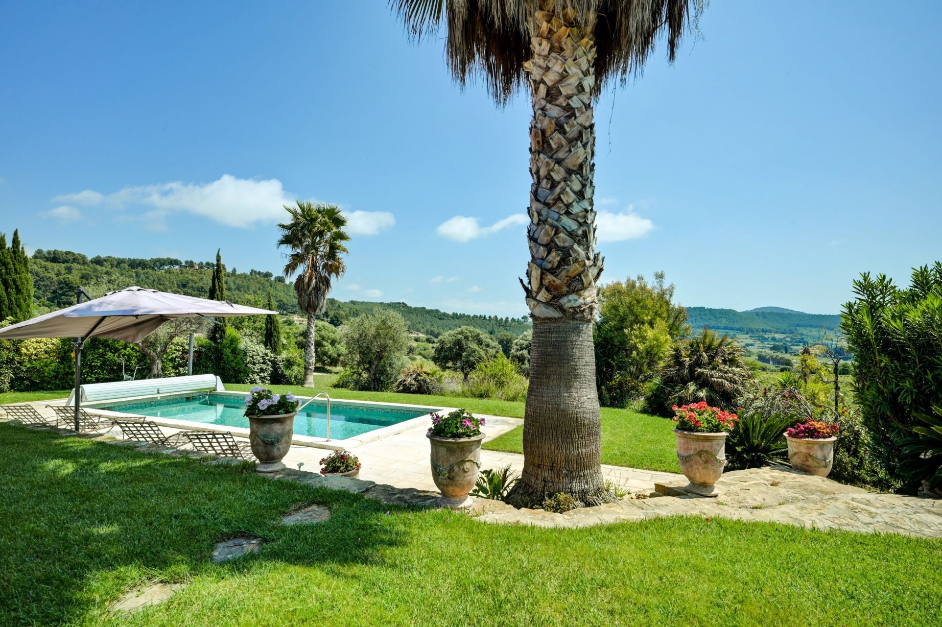 maison de luxe 6 Pièces en vente sur LA CADIERE D AZUR (83740)