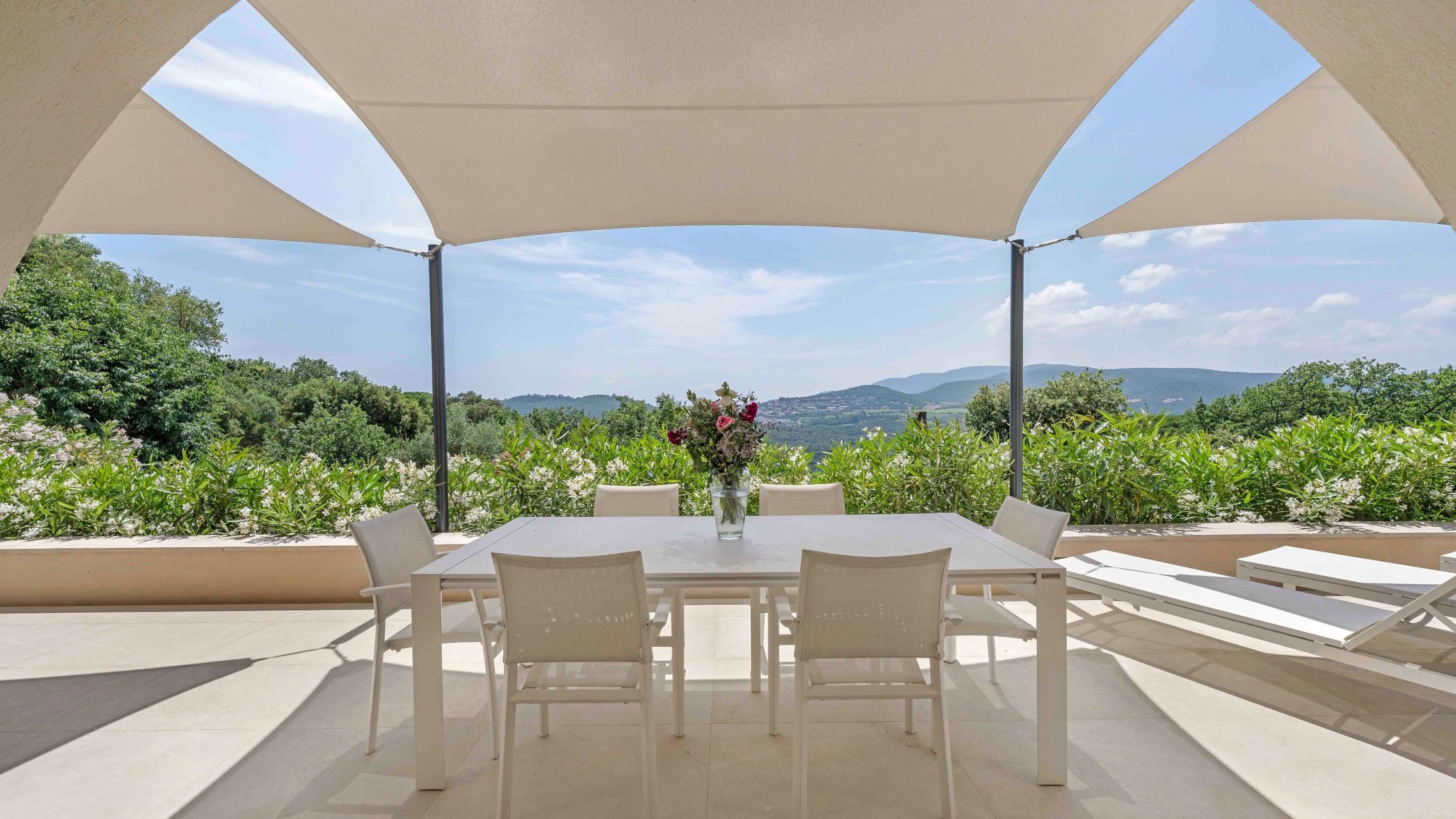 luxury provencale house 8 Rooms for sale on GASSIN (83580)