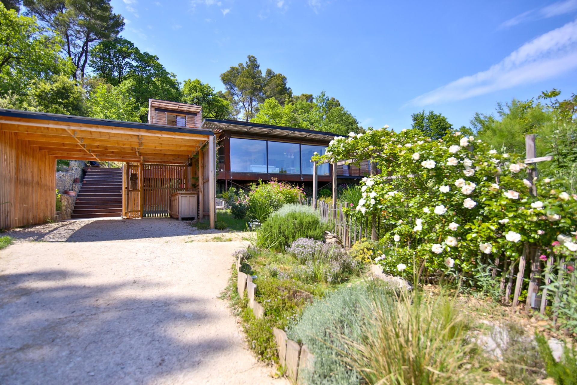 maison de luxe 9 Pièces en vente sur MALEMORT DU COMTAT (84570)