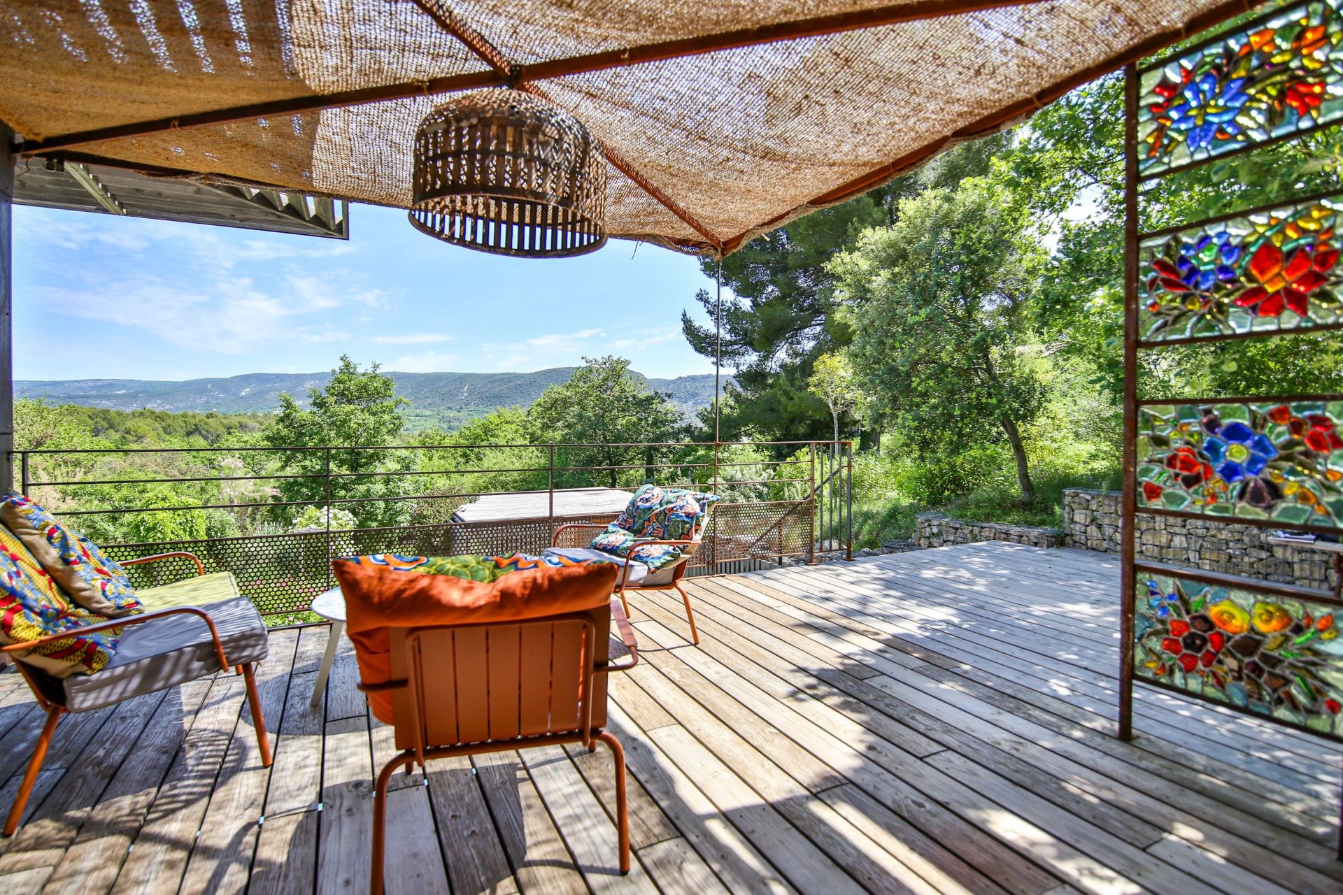 maison de luxe 9 Pièces en vente sur MALEMORT DU COMTAT (84570)