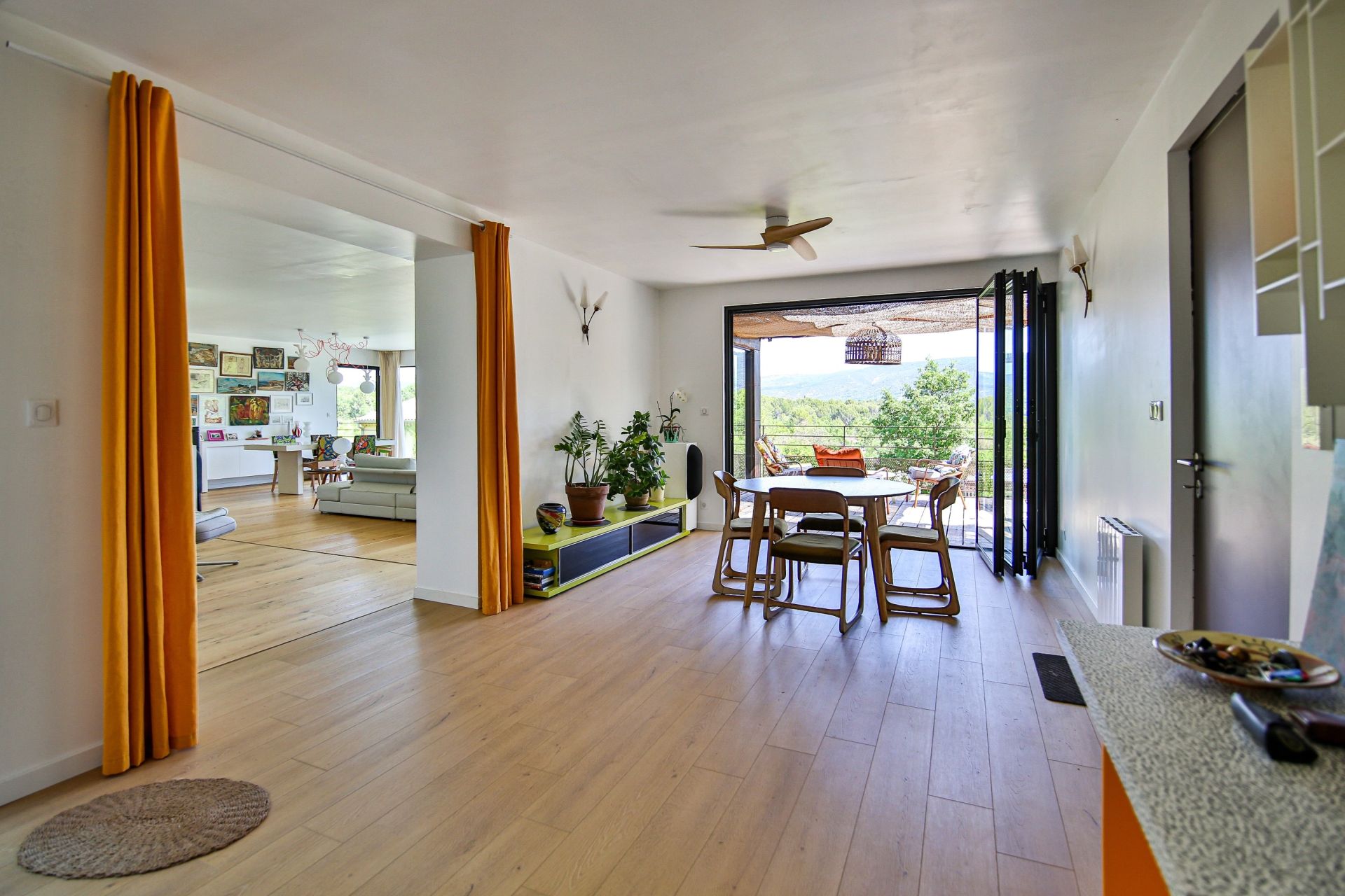 maison de luxe 9 Pièces en vente sur MALEMORT DU COMTAT (84570)
