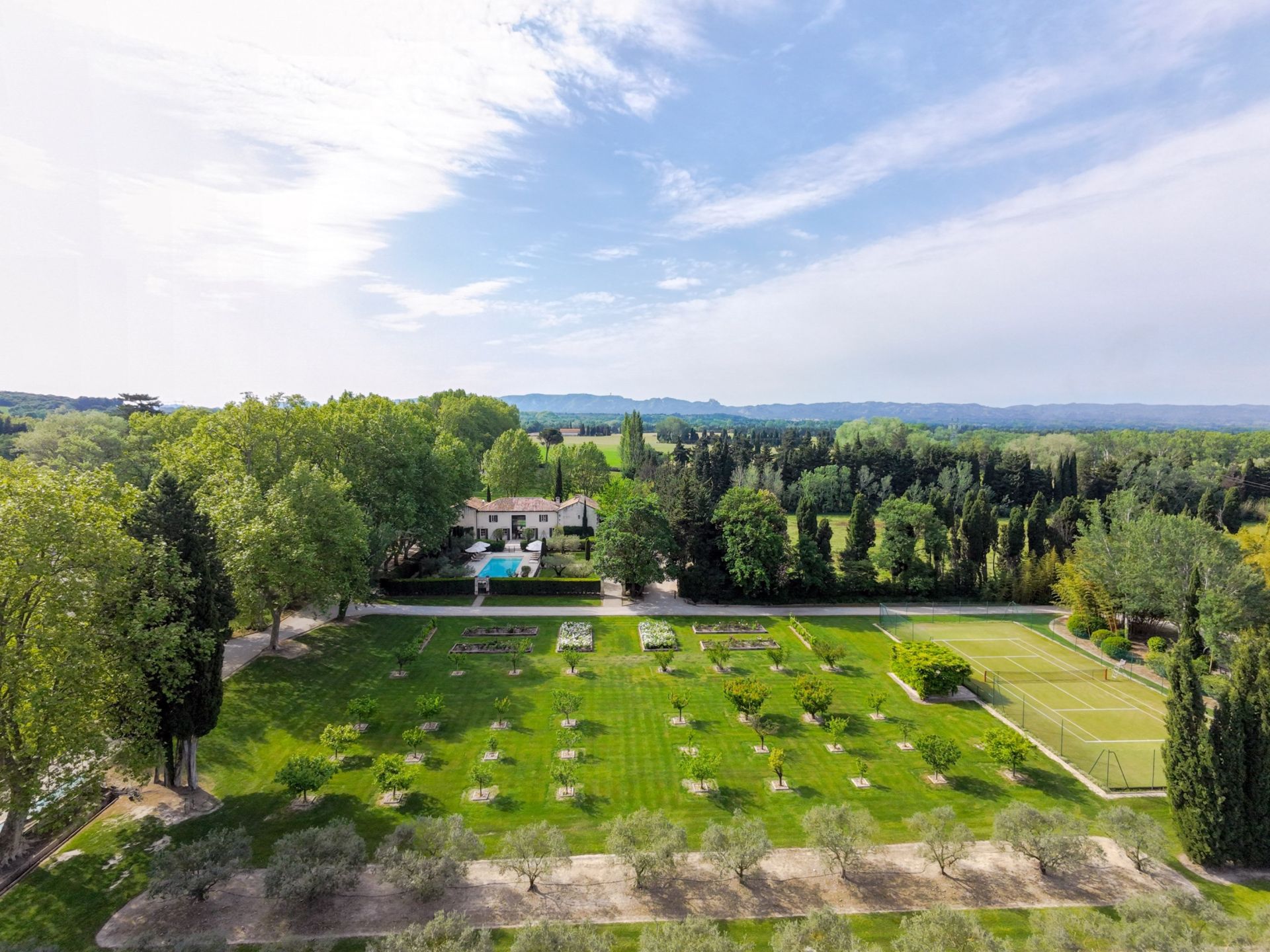 luxury house 23 Rooms for sale on ST REMY DE PROVENCE (13210)