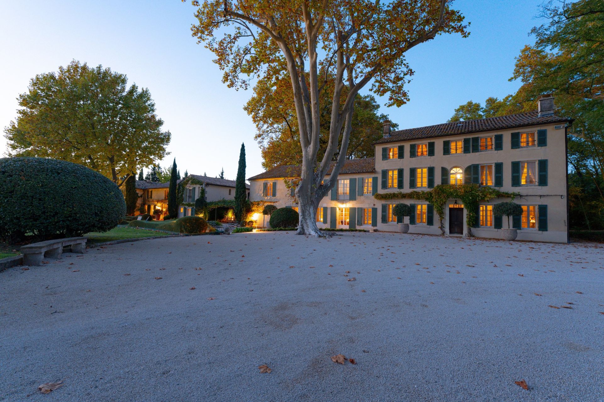 luxury house 23 Rooms for sale on ST REMY DE PROVENCE (13210)