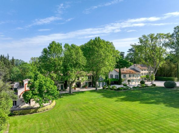 Sale Luxury house Saint-Rémy-de-Provence 23&nbsp;Rooms 1006&nbsp;m²