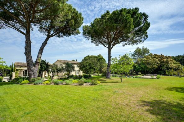 Vente Mas Eygalières 8&nbsp;Pièces 260&nbsp;m²