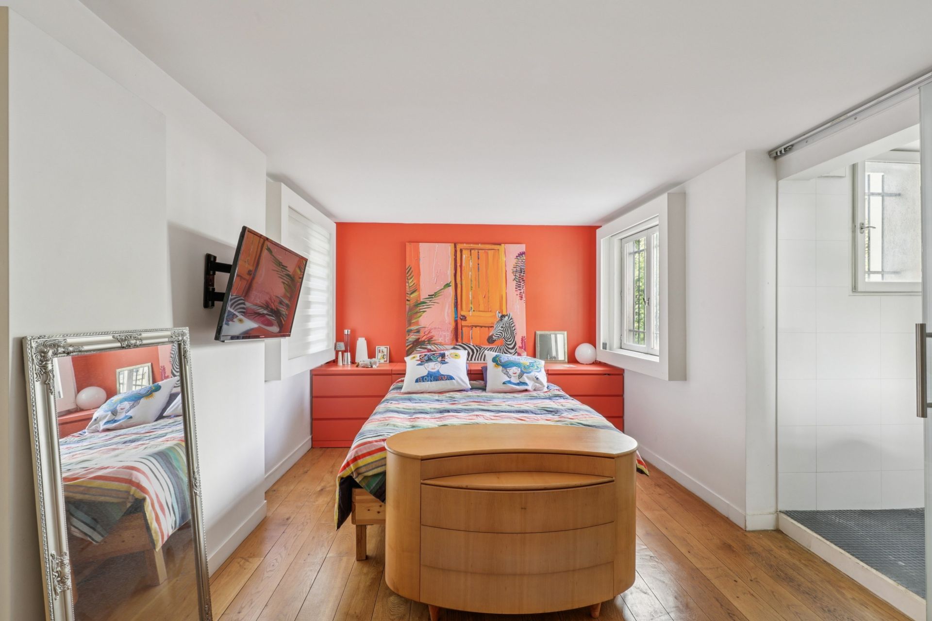 luxury house 6 Rooms for sale on PARIS (75018)