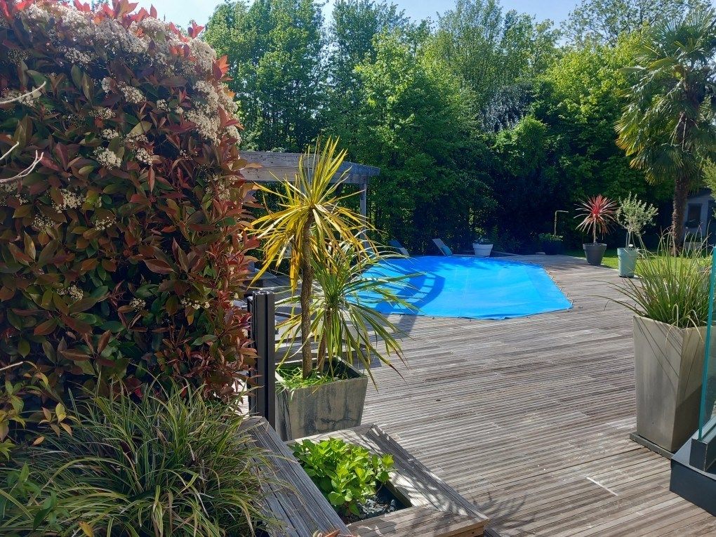 luxury house 10 Rooms for sale on MALAUNAY (76770)