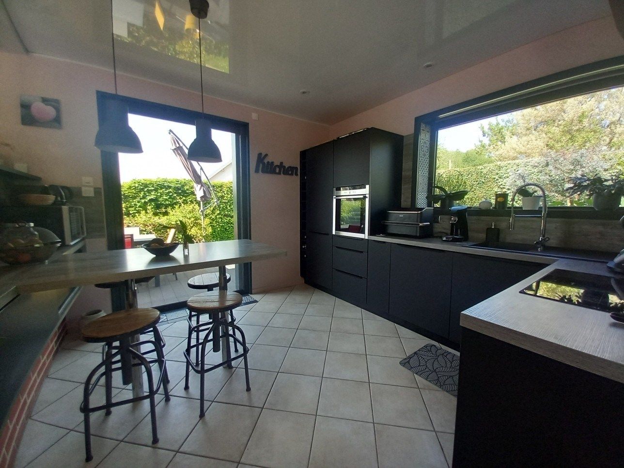 luxury house 10 Rooms for sale on MALAUNAY (76770)