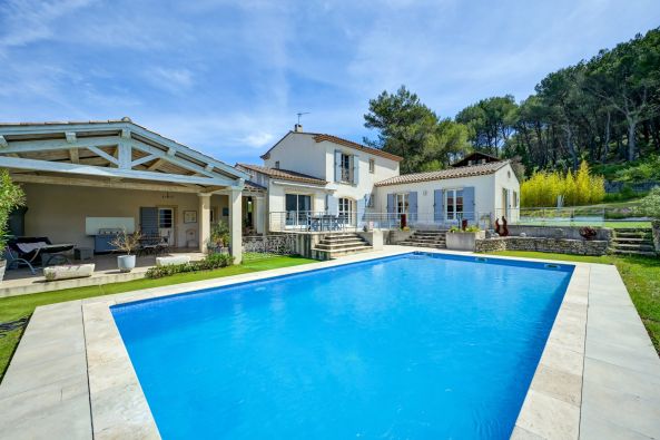 Sale Luxury house Aix-en-Provence 7&nbsp;Rooms 257&nbsp;m²