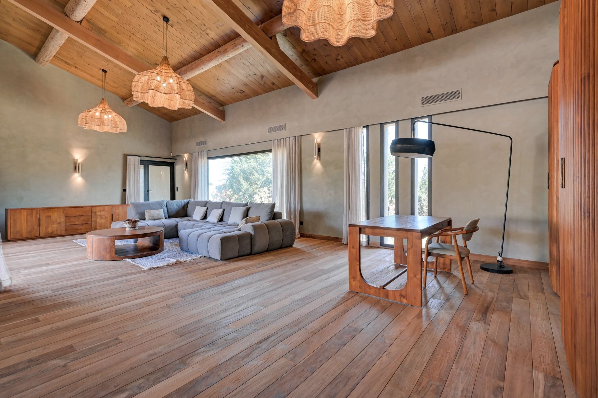 luxury house 8 Rooms for sale on EYGALIERES (13810)