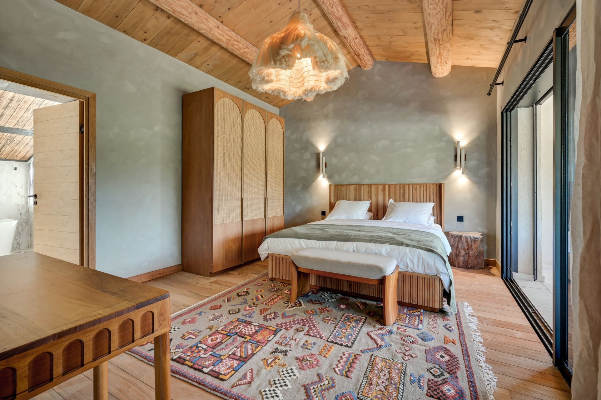 luxury house 8 Rooms for sale on EYGALIERES (13810)