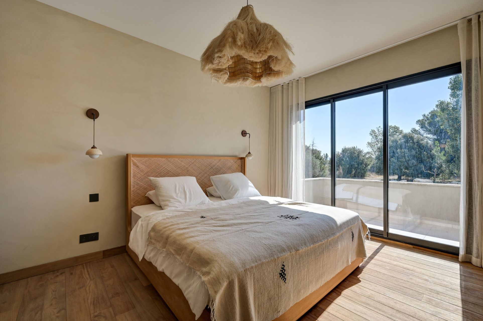 luxury house 8 Rooms for sale on EYGALIERES (13810)