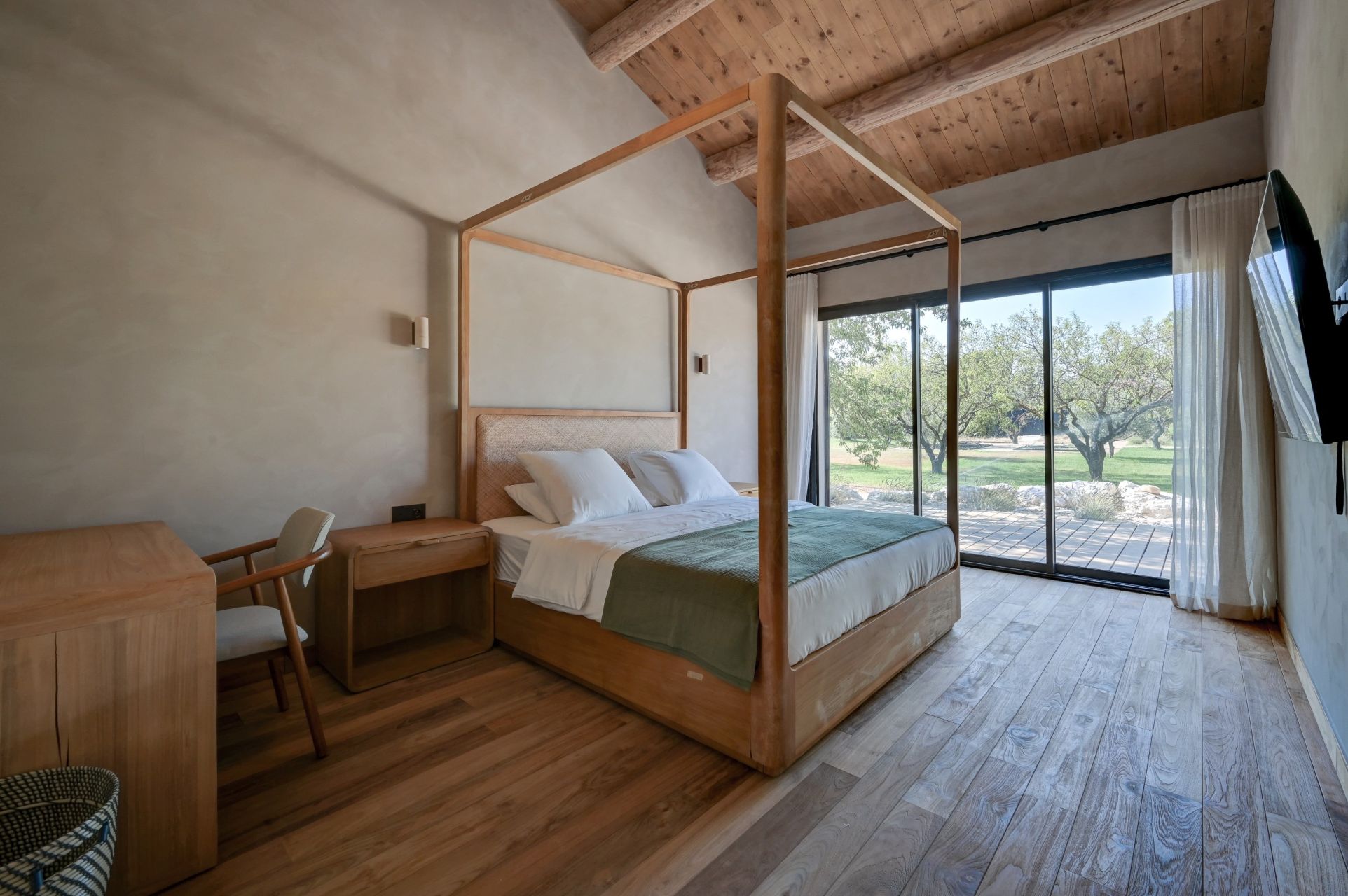 luxury house 8 Rooms for sale on EYGALIERES (13810)