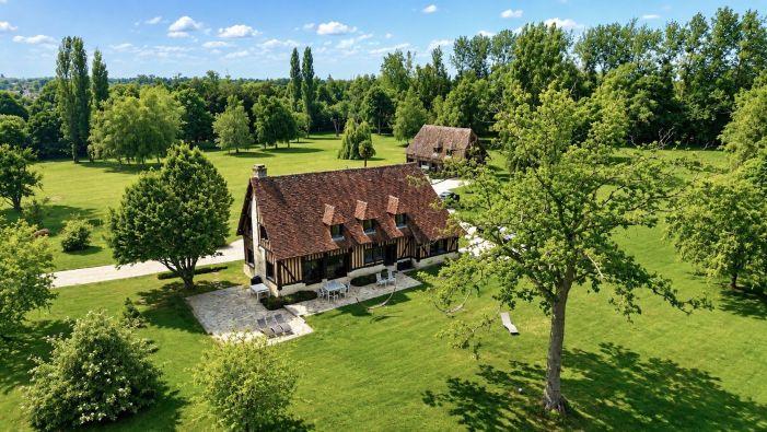 Sale Luxury house Saint-Gatien-des-Bois 5&nbsp;Rooms 294&nbsp;m²