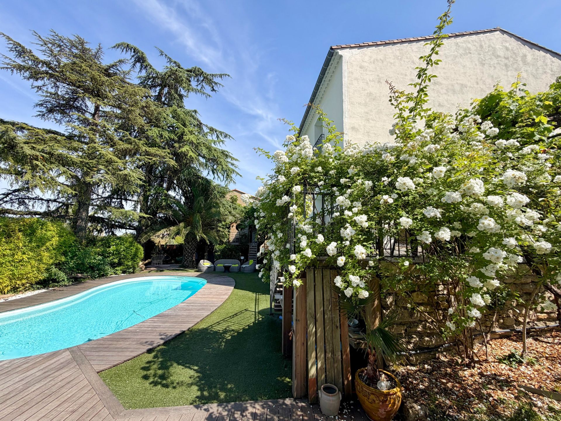 luxury house 8 Rooms for sale on MONTPELLIER (34000)