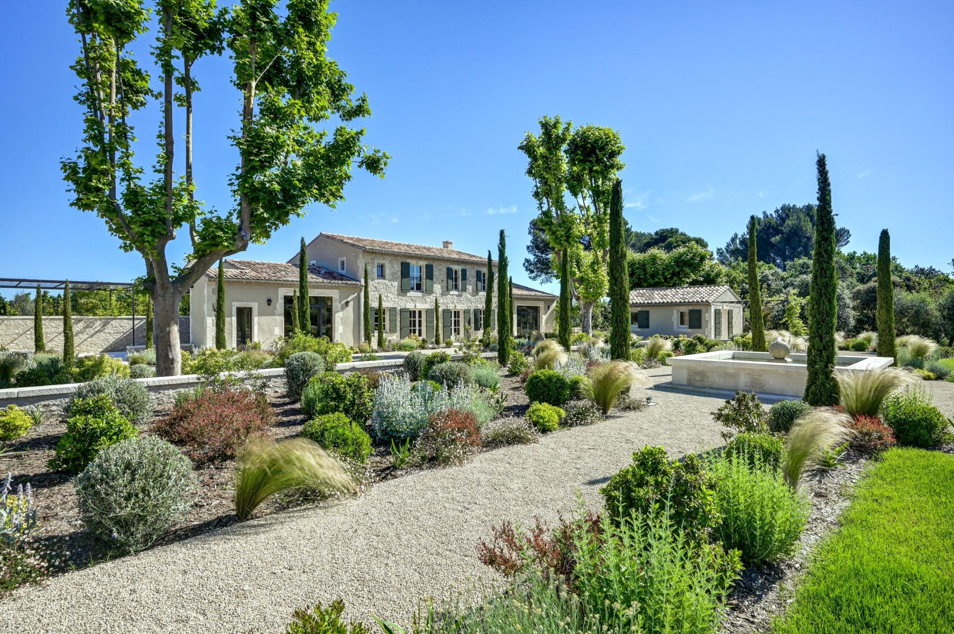 luxury house 10 Rooms for sale on EYGALIERES (13810)