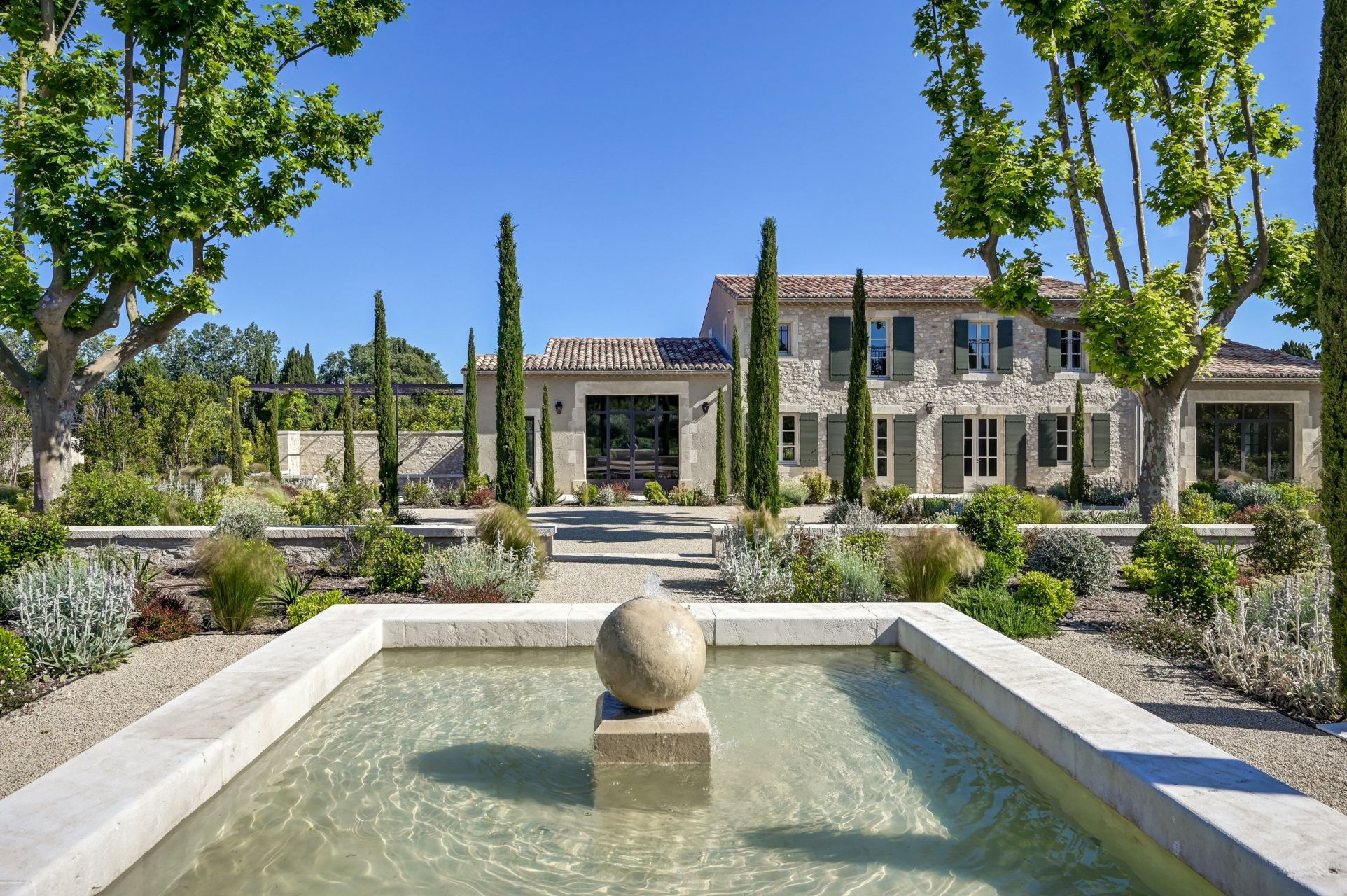 luxury house 10 Rooms for sale on EYGALIERES (13810)