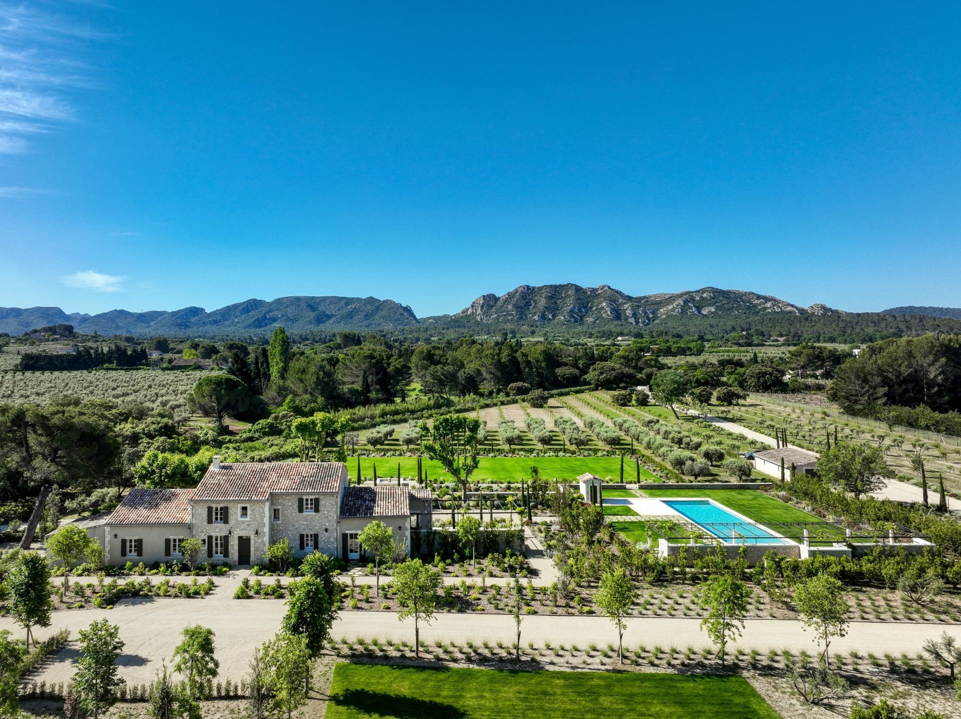 luxury house 10 Rooms for sale on EYGALIERES (13810)