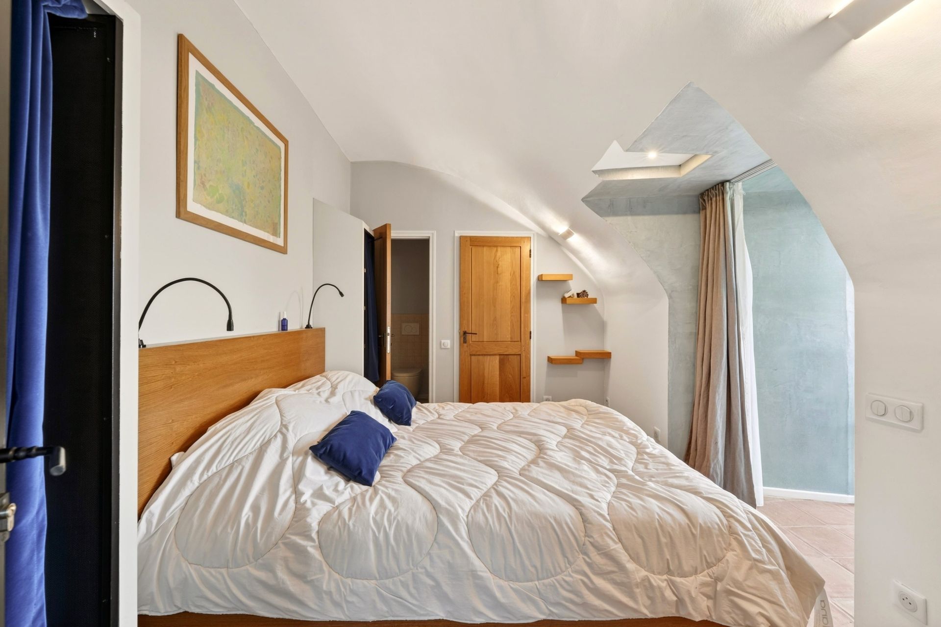 maison de luxe 81 Pièces en vente sur OPPEDETTE (04110)