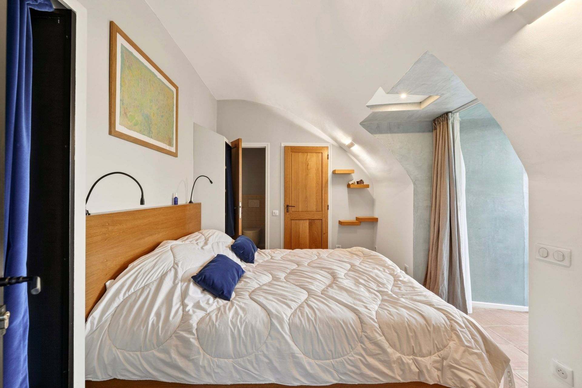 maison de luxe 81 Pièces en vente sur OPPEDETTE (04110)
