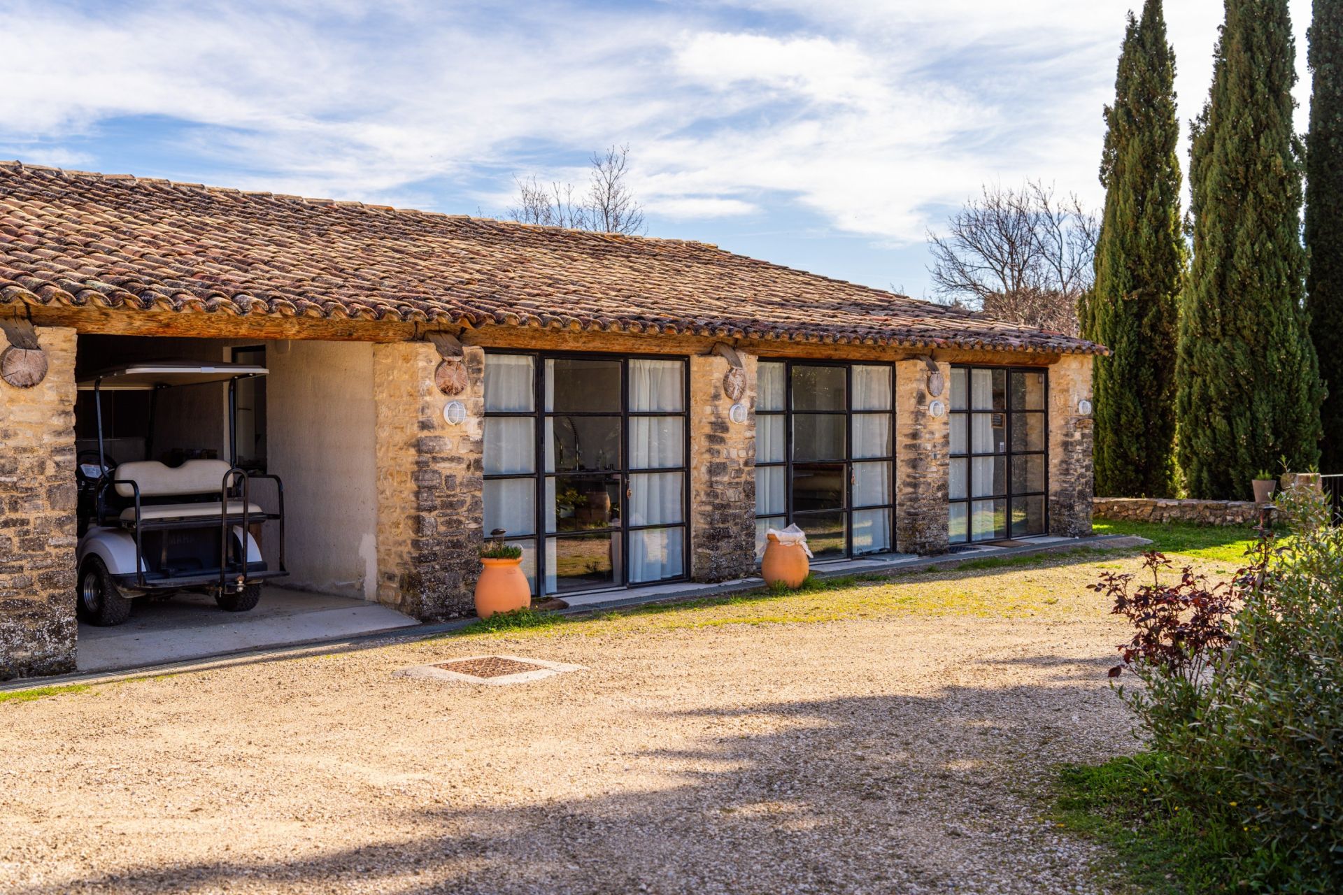 maison de luxe 81 Pièces en vente sur OPPEDETTE (04110)