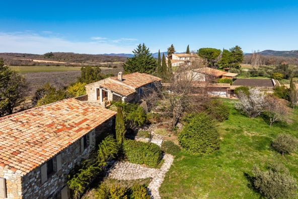 Sale Luxury house Oppedette 81&nbsp;Rooms 2323&nbsp;m²